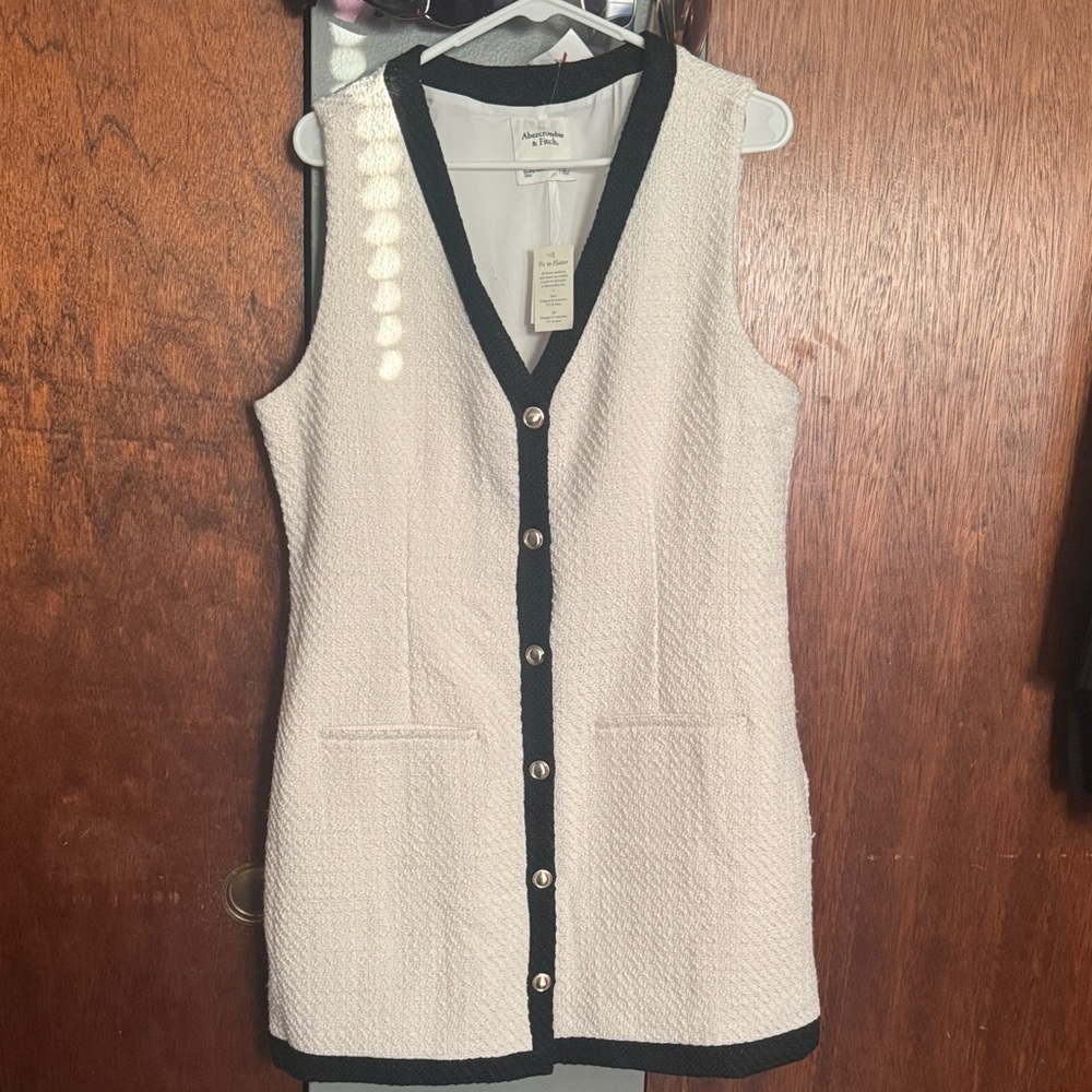 Abercrombie & Fitch White Garment